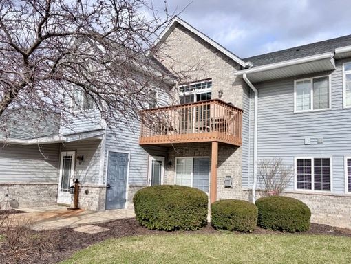 Idyllic 2 Bedroom 2 Bathroom Condo in Waukesha – photo 1
