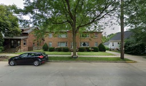 Charming 2-Bedroom Apartment with Private Entry, Great Location! – photo 1