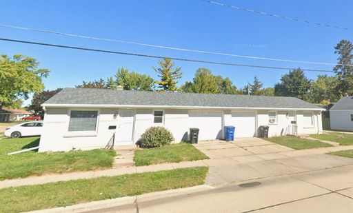 Bright & Cute 2 Bedroom Home with Garage – Pets Welcome! – photo 1