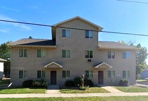 4 Bedroom Apartment- AVAILABLE NOW! – photo 1