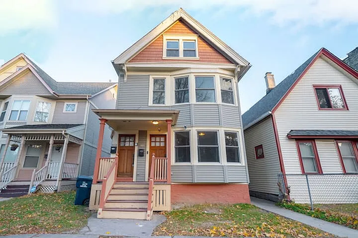 Spacious 4 Bedroom Home with Finished Attic in Brewer's Hill **$500 move-in credit** – photo 1
