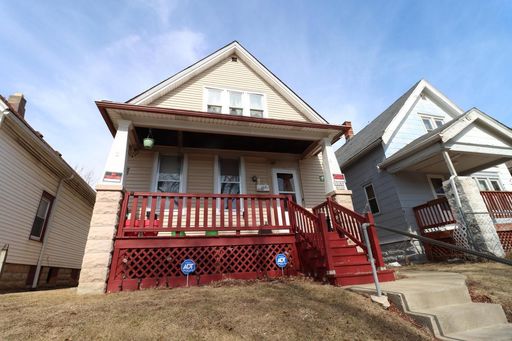 *Coming Soon 9/10 - 2-Bed 1-Bath* – photo 1
