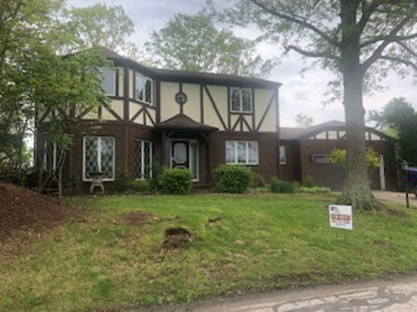 South Charleston House: 1232 Ellen Drive