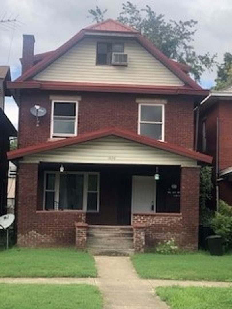 Huntington Apartment: 1030 11th Avenue