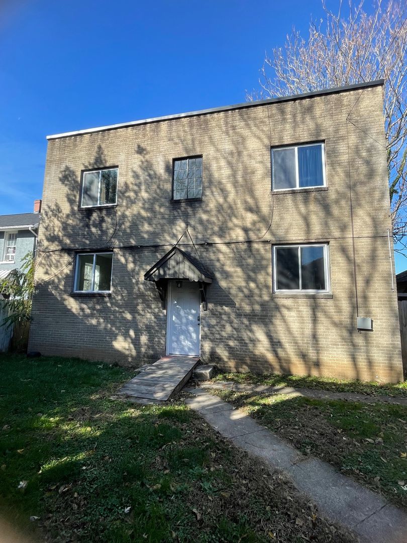 Charleston Apartment: 529 Nancy Street