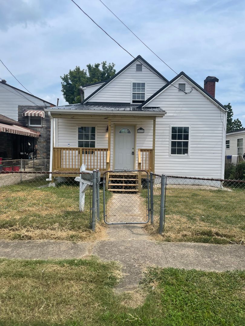 Four Bedroom Two Bath Home In Dunbar