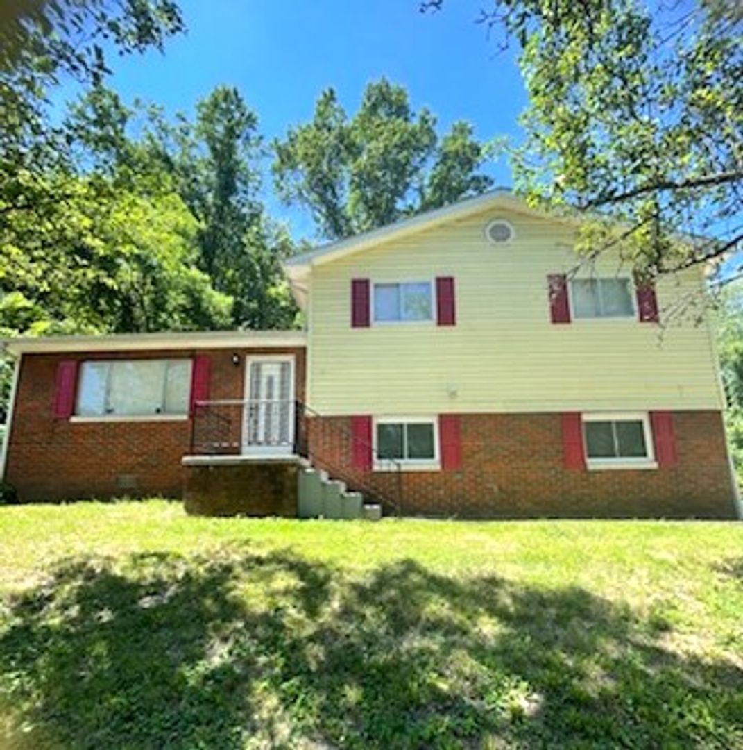 Huntington Apartment: 1120 Norway Avenue