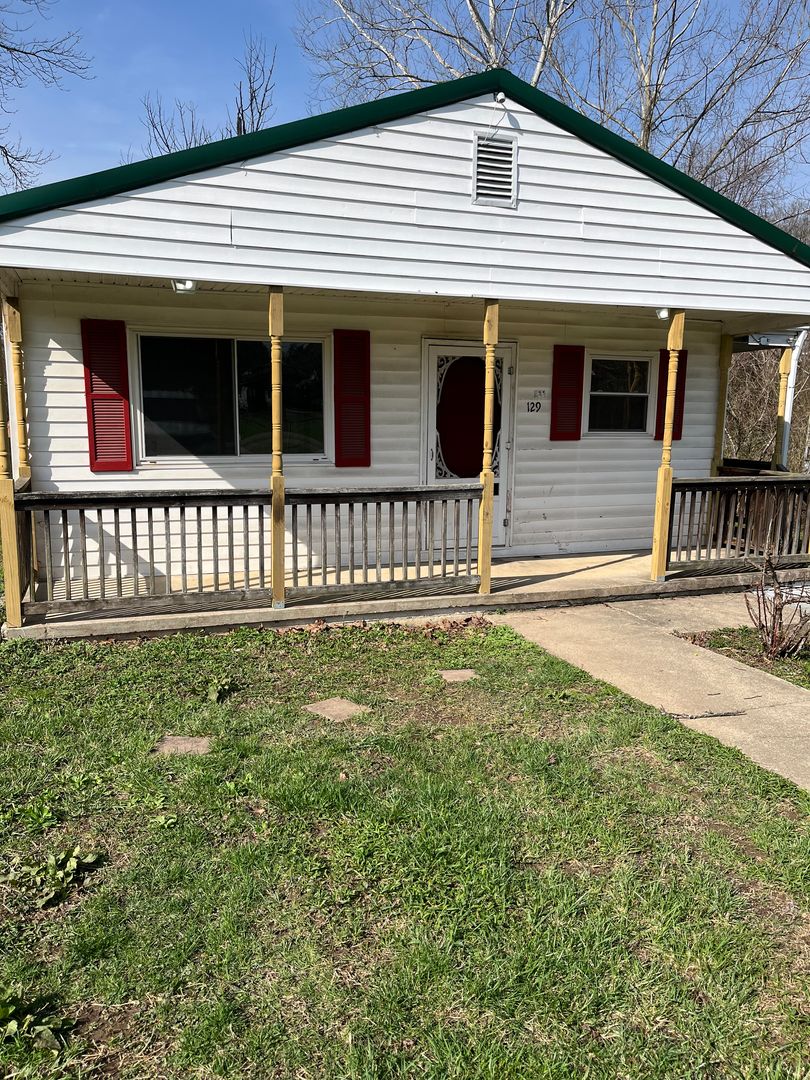 St. Albans House: 129 Valley Drive