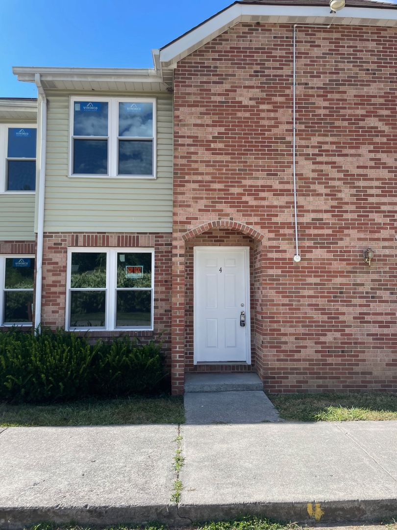 Craigsville Apartment: 49 Woodson Court
