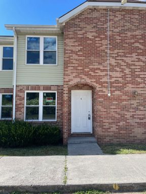 Two Bedroom, one bath townhome in Craigsville – photo 1