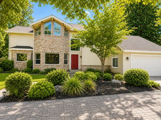 Beautiful Carmichael Home in Exclusive Neighborhood! – photo 1