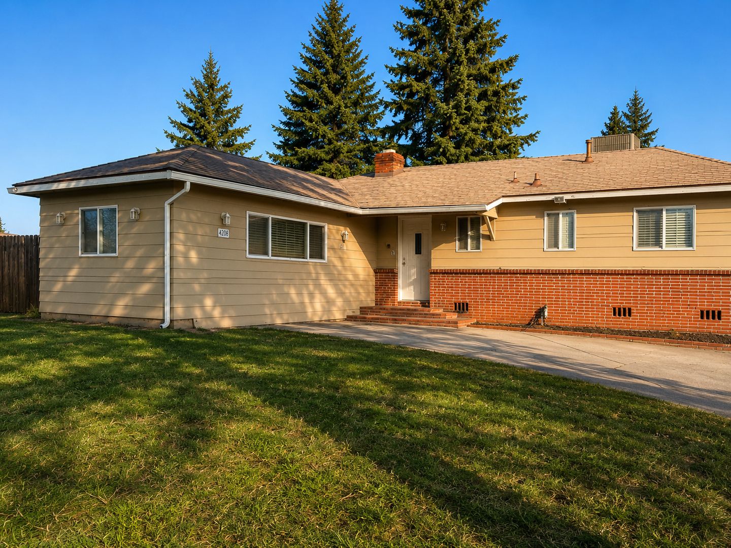Carmichael House: 4208 Oak Knoll