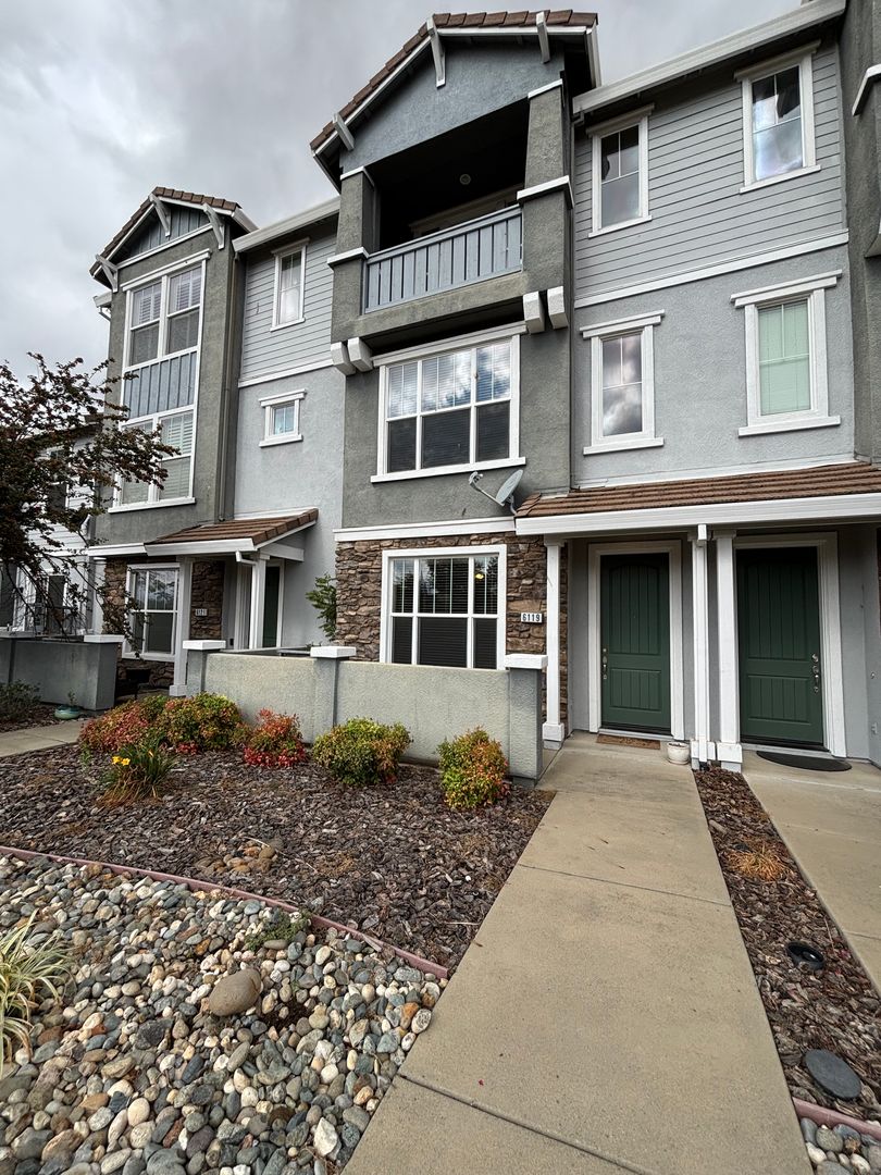 Rocklin House: 6119 Lonetree Blvd.