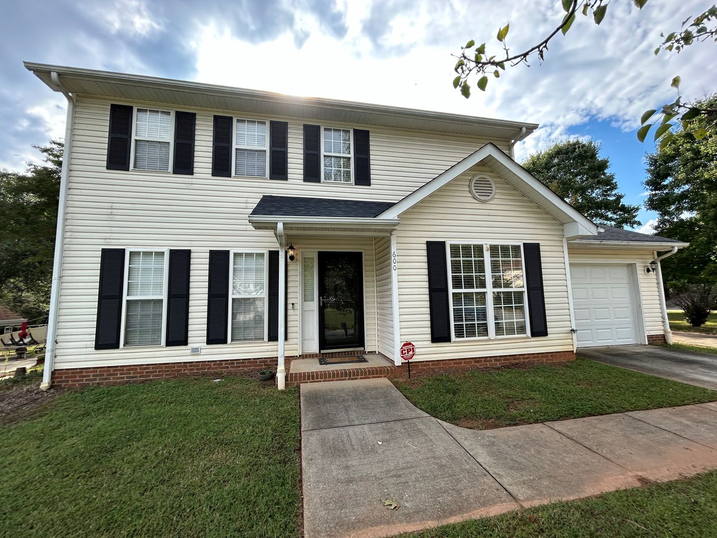 Greensboro House: 600 Summerwalk Road