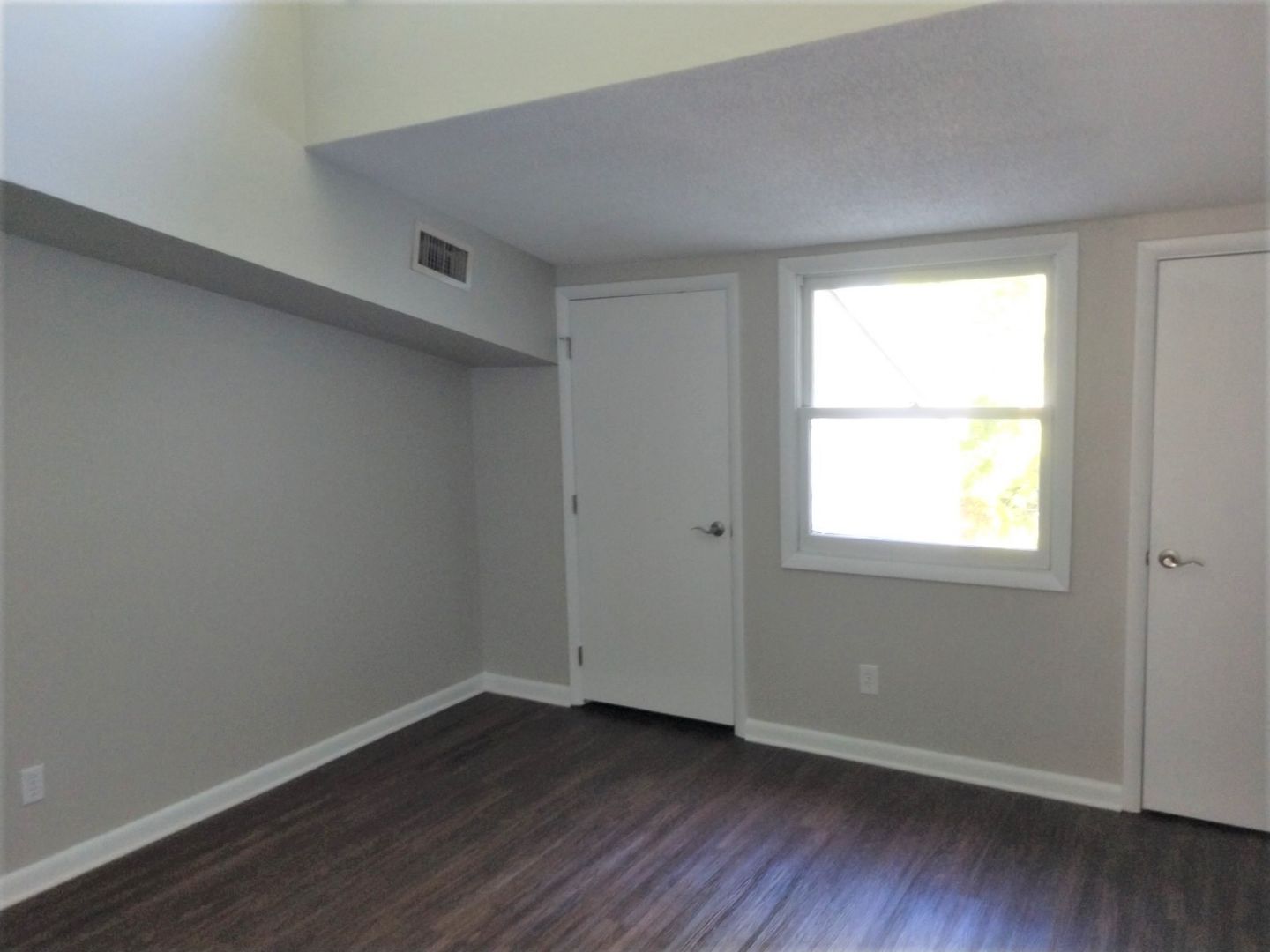 604 E. Iredell Avenue 12 of 12