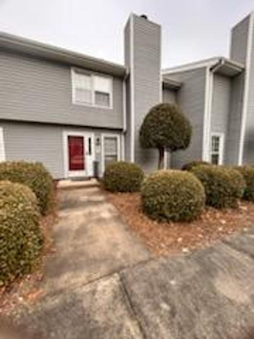 High Point Townhome: 2705 North Centennial Street Unit C