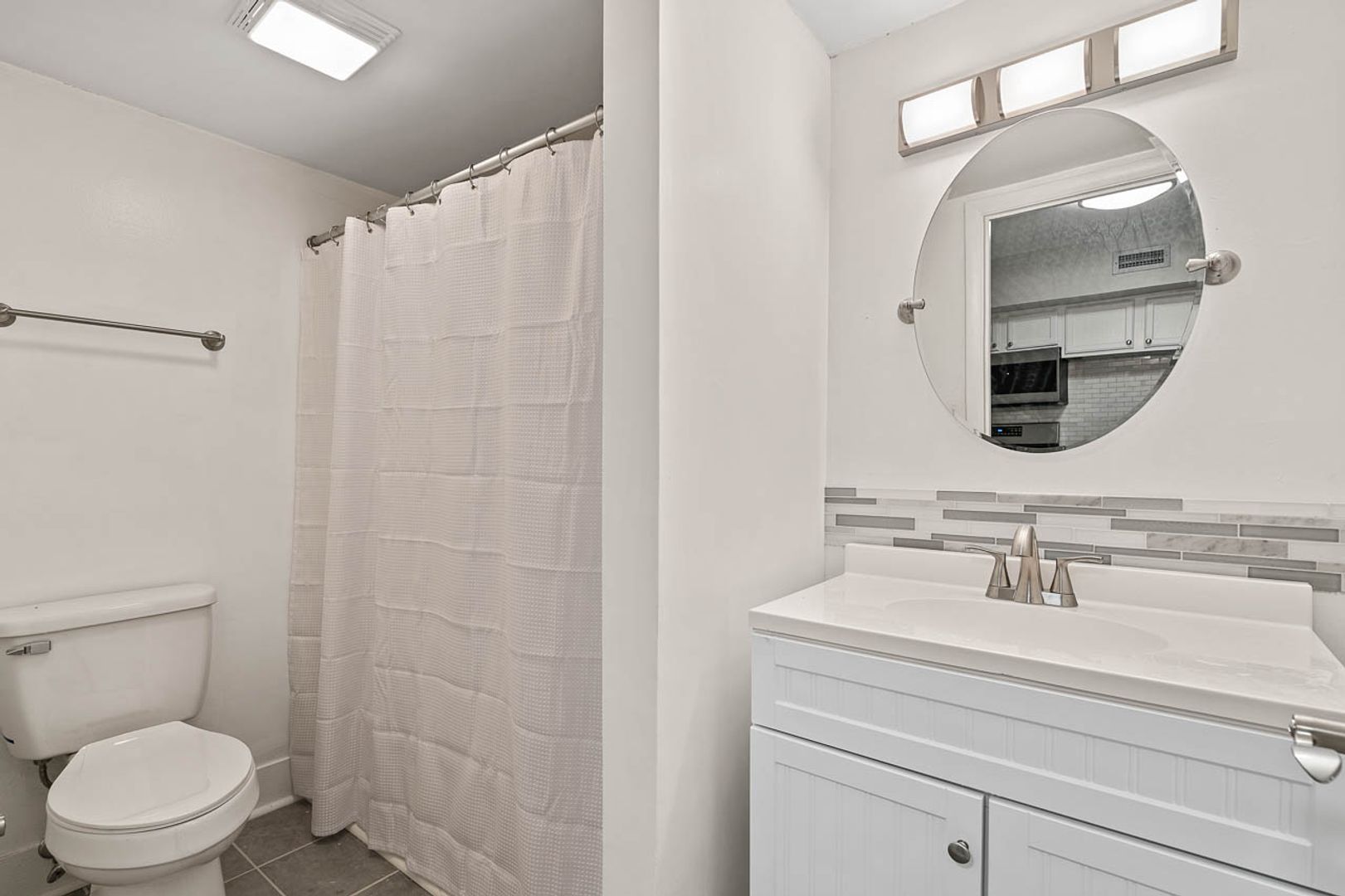 604 E. Iredell Avenue 3 of 12