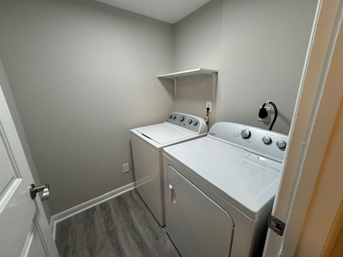 Laundry room at 604 E. Iredell Avenue