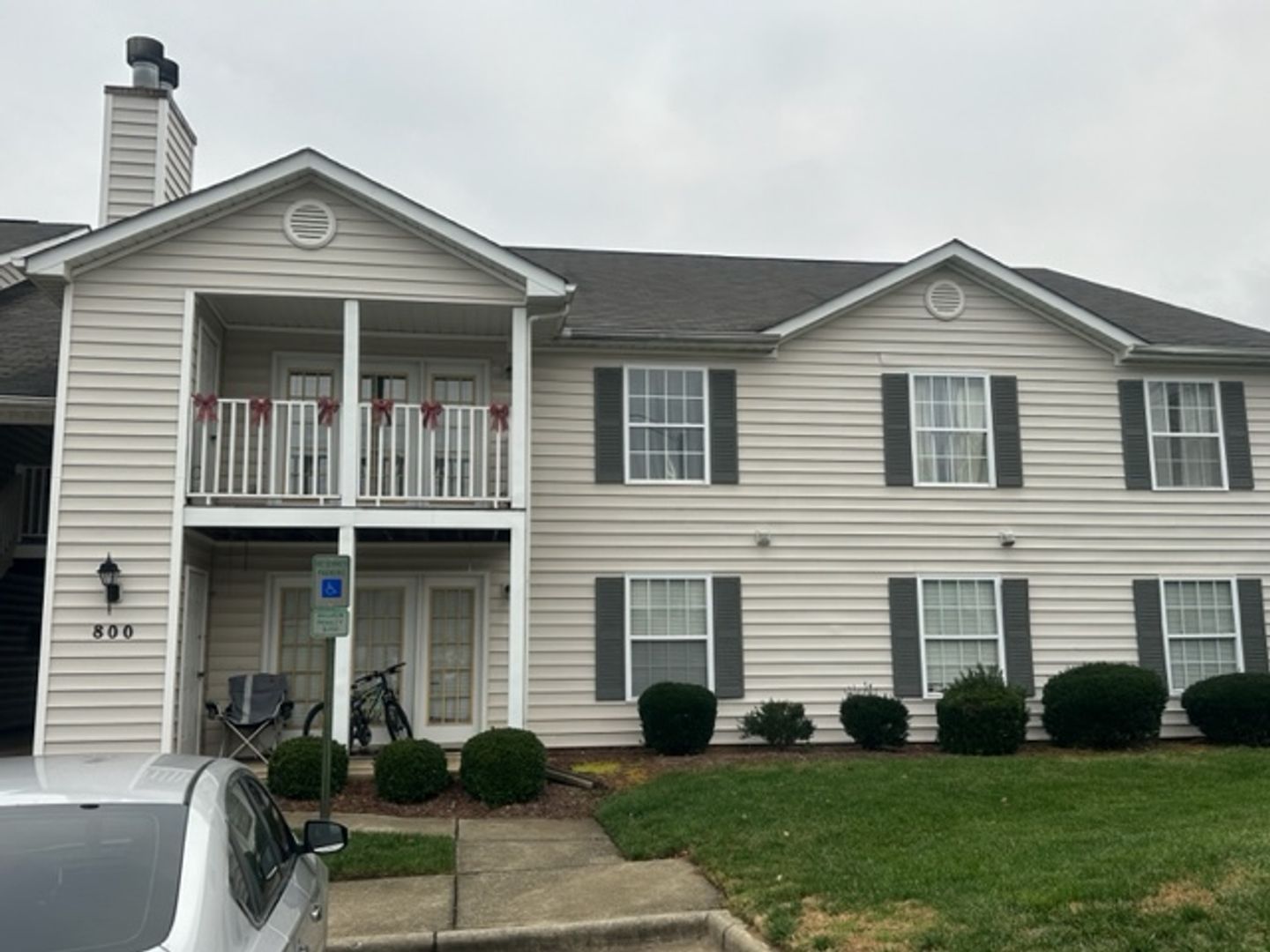 Greensboro House: 800-C Folly Court