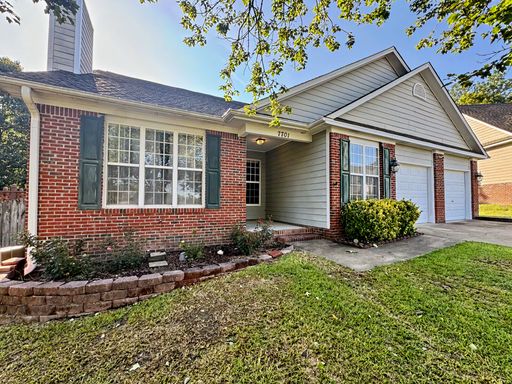 Spacious 4BR/3BA Home with Fenced Yard – photo 1