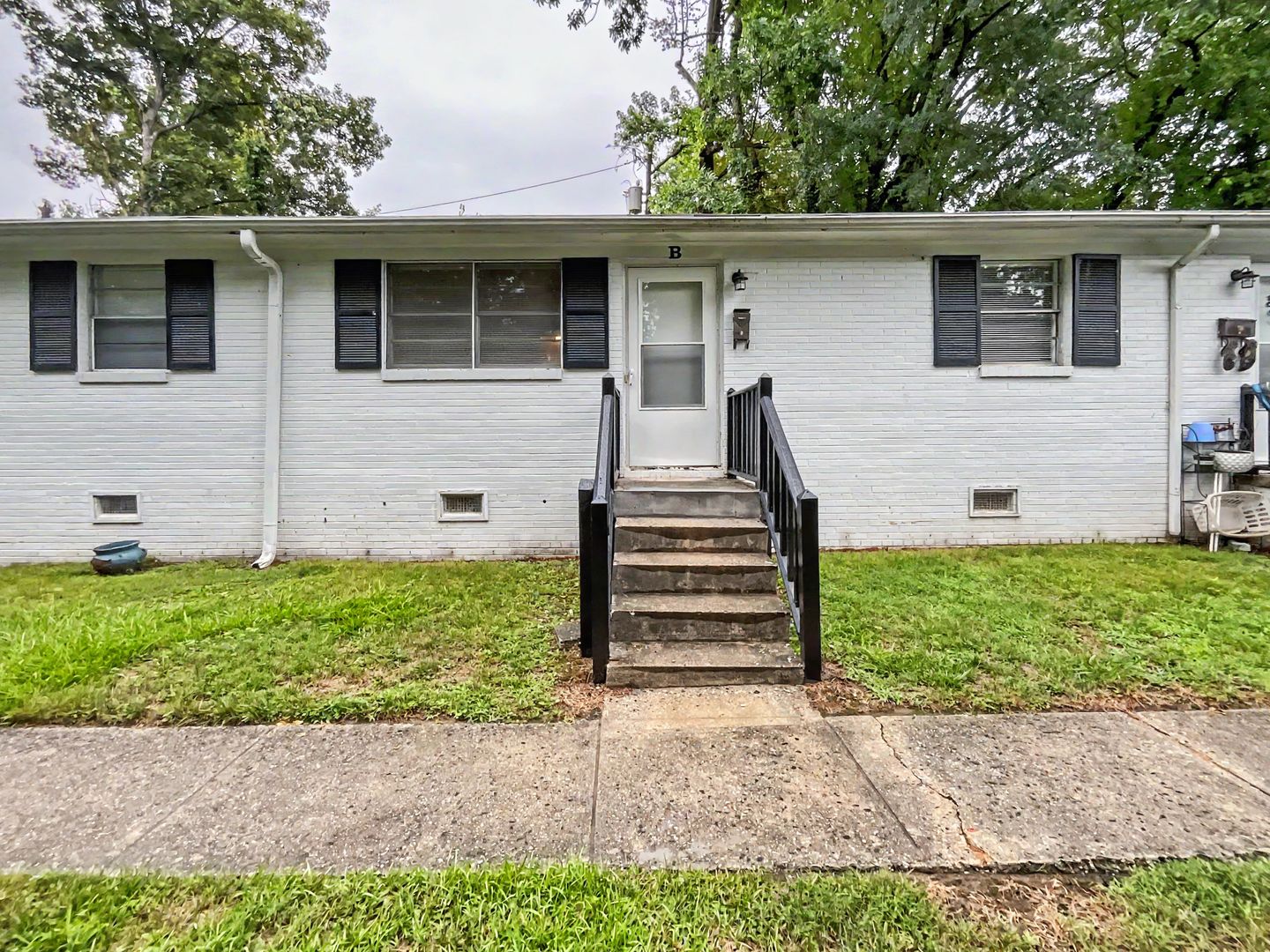 Greensboro Apartment: 1813 Walker Avenue