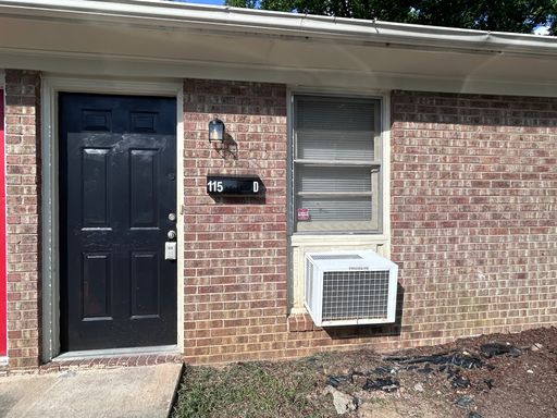 Just Reduced! only $795/mo! Thomasville, Newly Renovated! 2 Bedrooms, 1 Bath Apartment