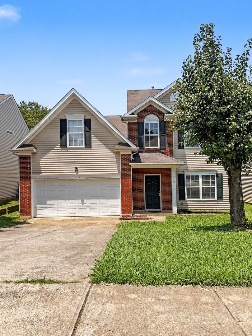 Charlotte House: 2717 Forest Grove Ct