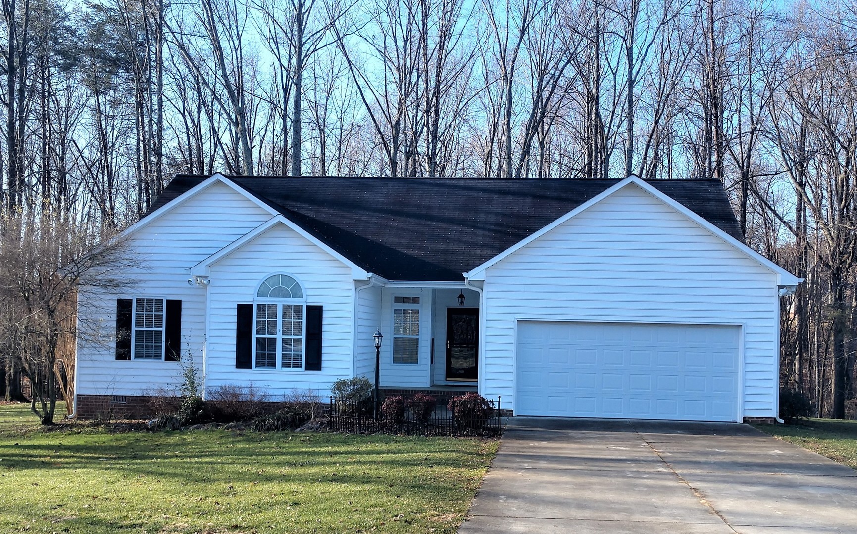 Stokesdale House: 7106 Holly Glen Court