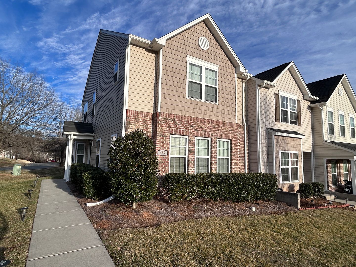 High Point Townhome: 482 Sandybrooke Drive