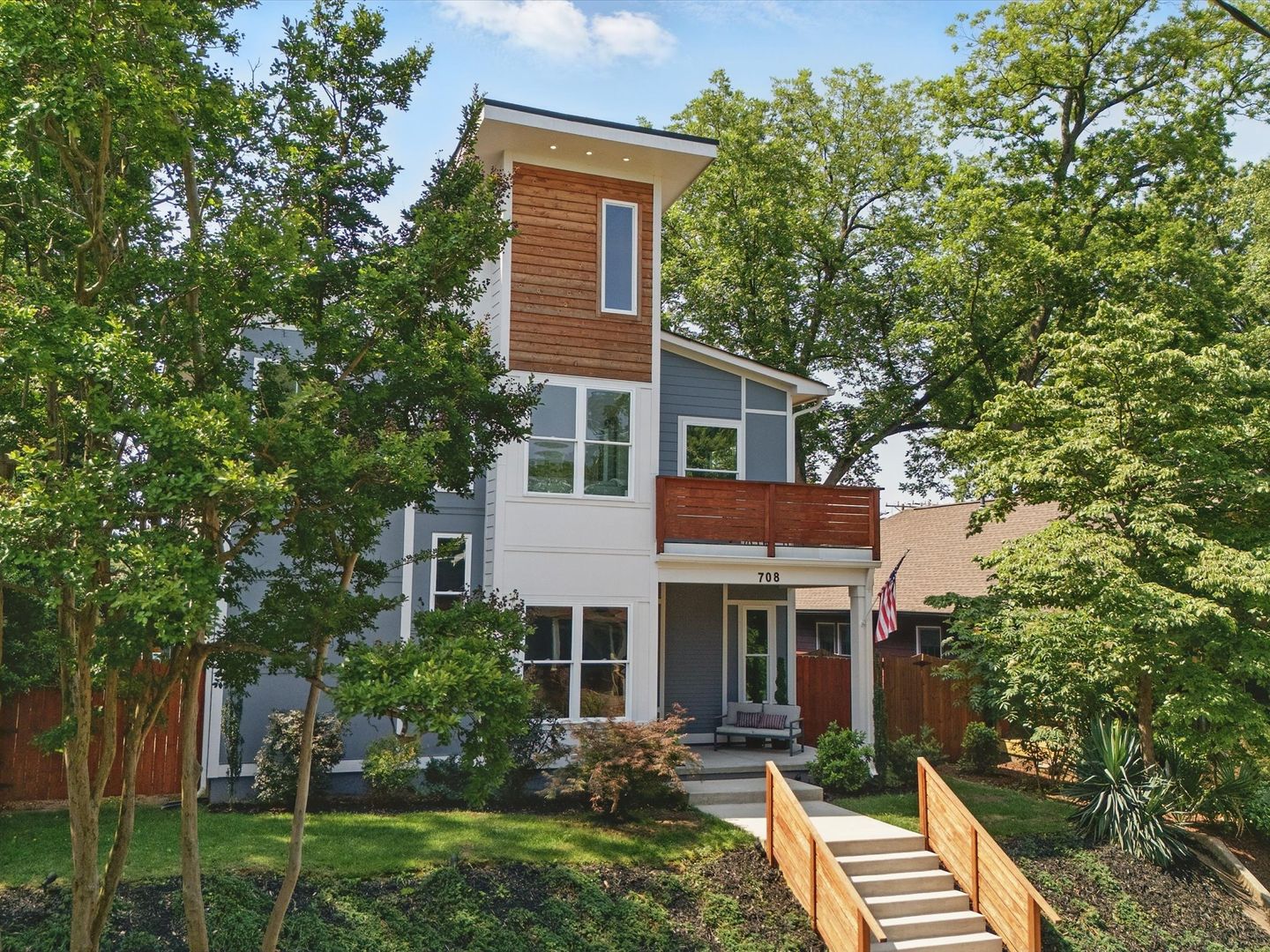 Charlotte House: 708 Cross Trail Drive