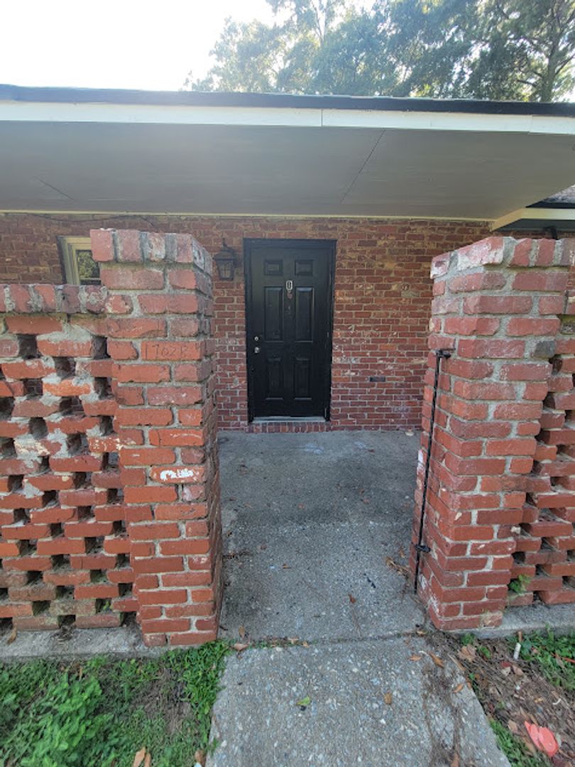 Phenix City Apartment: 1702 12th Place South