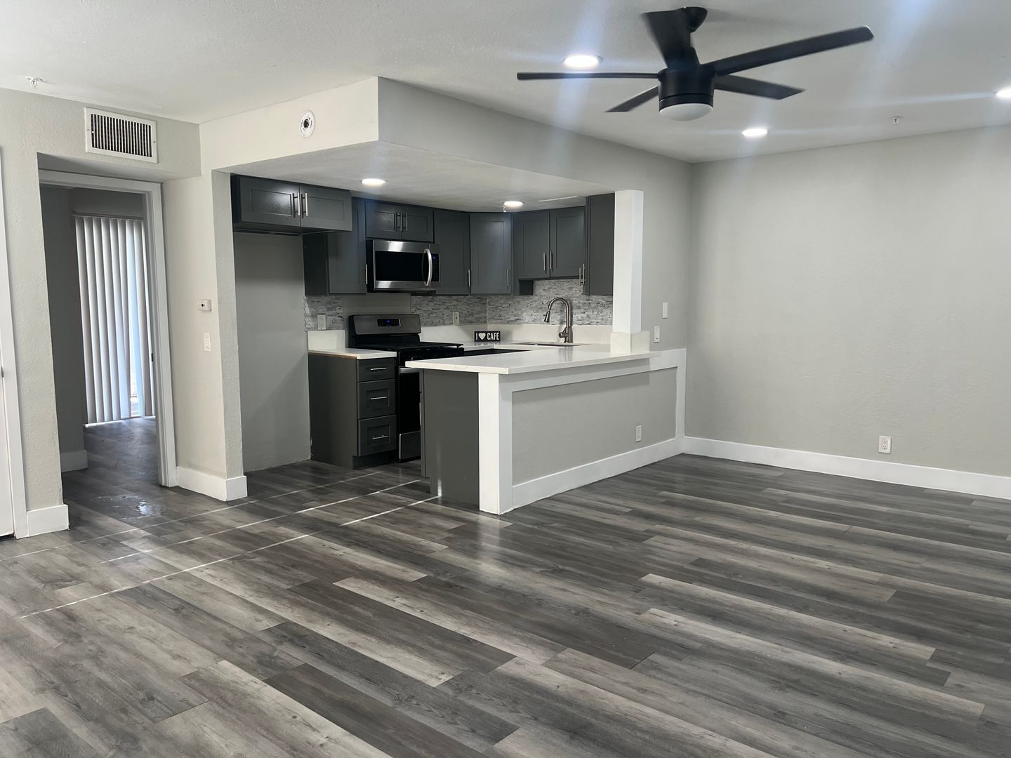 Santa Ana Apartment: 1114 W Santa Ana