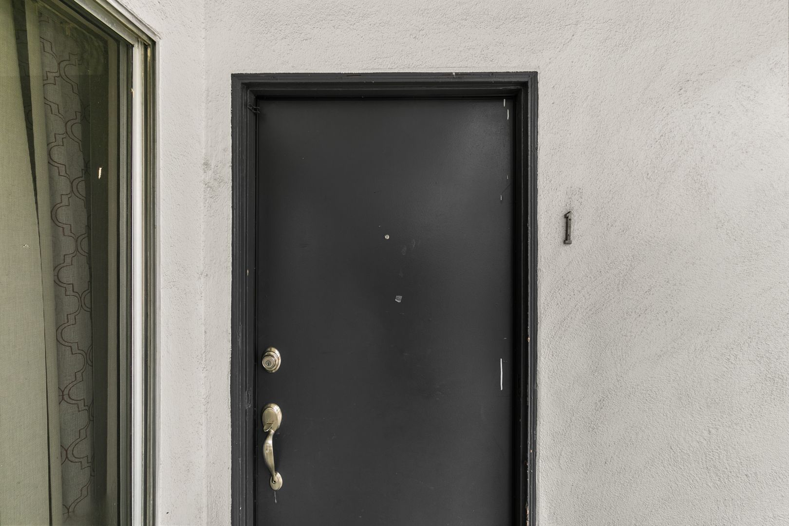 Long Beach Apartment: 1315 W 19th Street