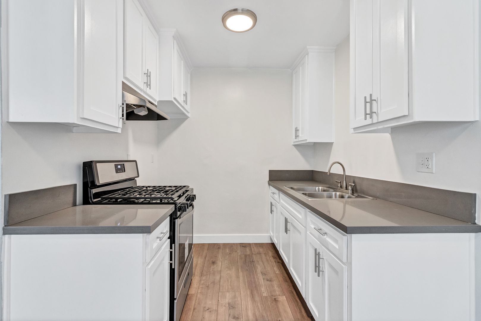 19th Street Apartments 4 of 12