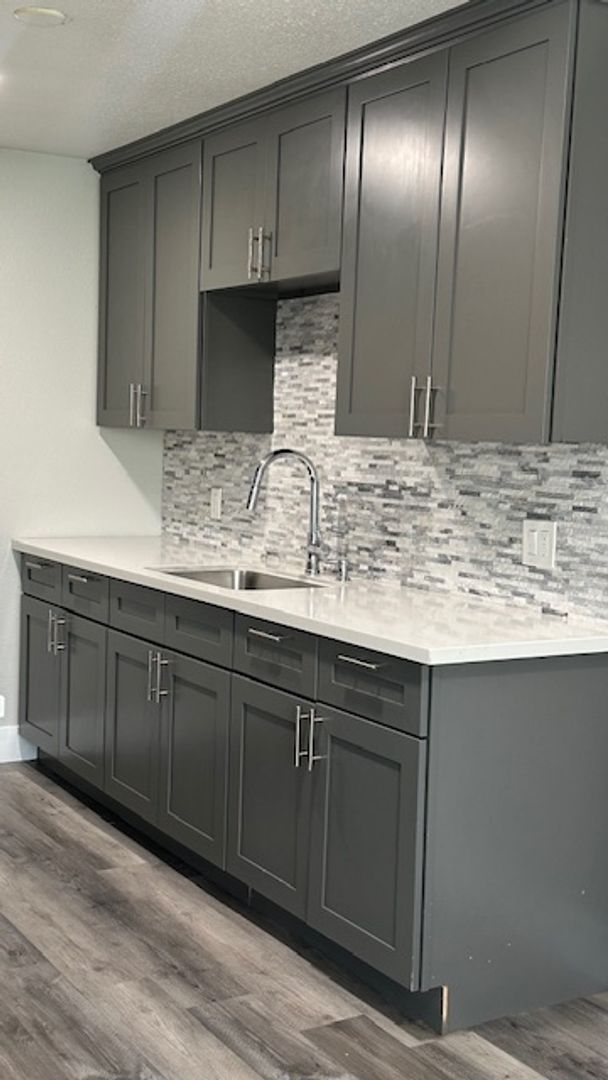 Flallon Apartments 6 of 11