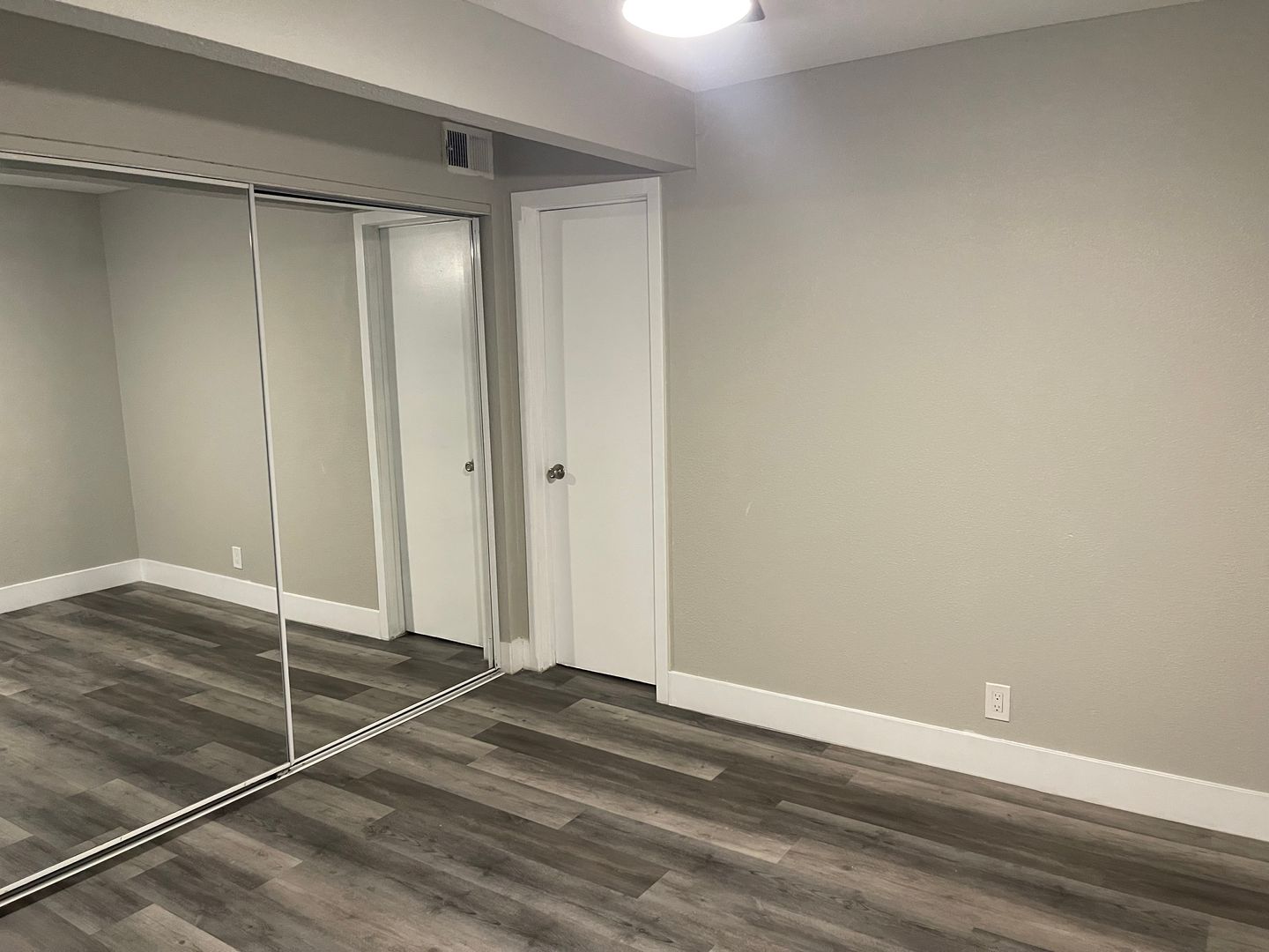 Santa Ana Apartment: 1114 W Santa Ana