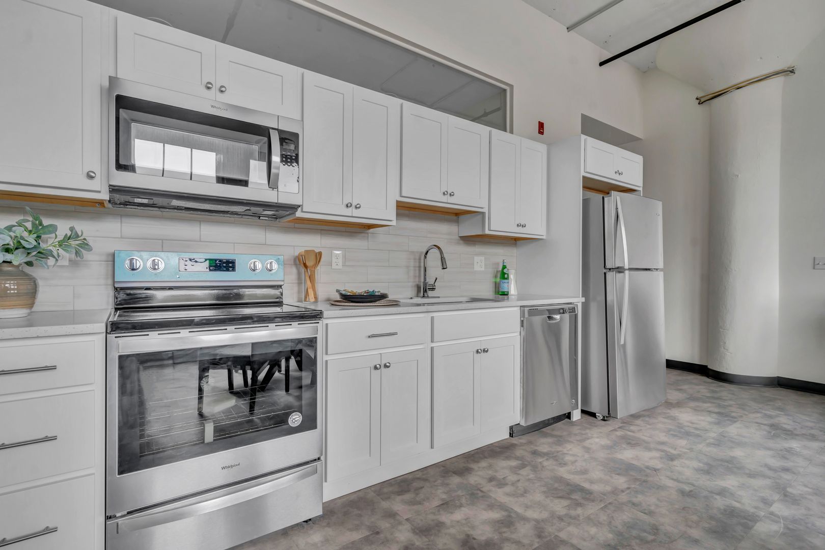 Springfield Apartment: 151 Chestnut St