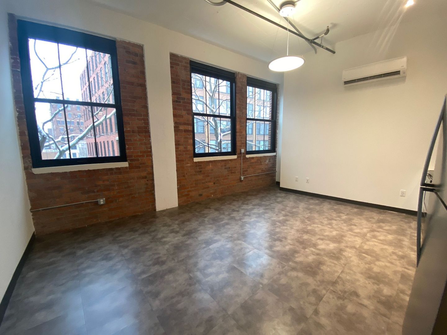 Springfield Apartment: 151 Chestnut St