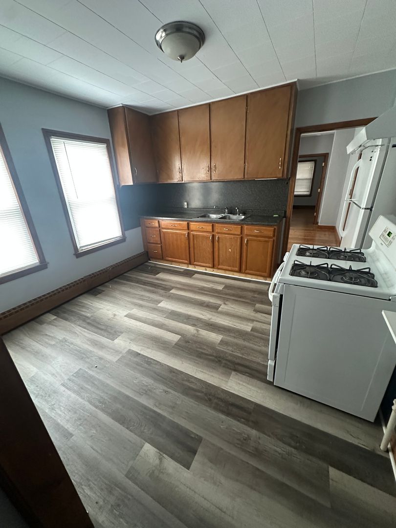 Ludlow Apartment: 43 Prospect St