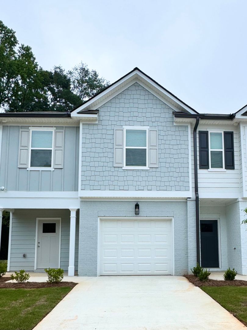 Opelika House: 1201 McCoy St