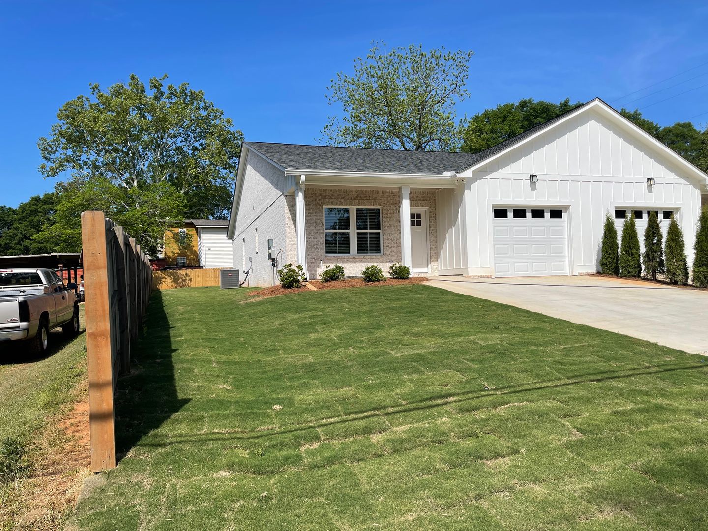 Opelika House: 1302 Spring Dr