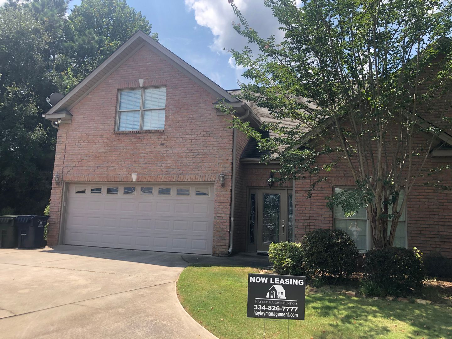 Auburn House: 190 Falling Leaf Ln