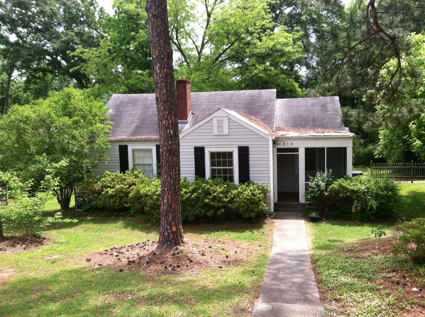 Auburn House: 319 Brookwood Drive