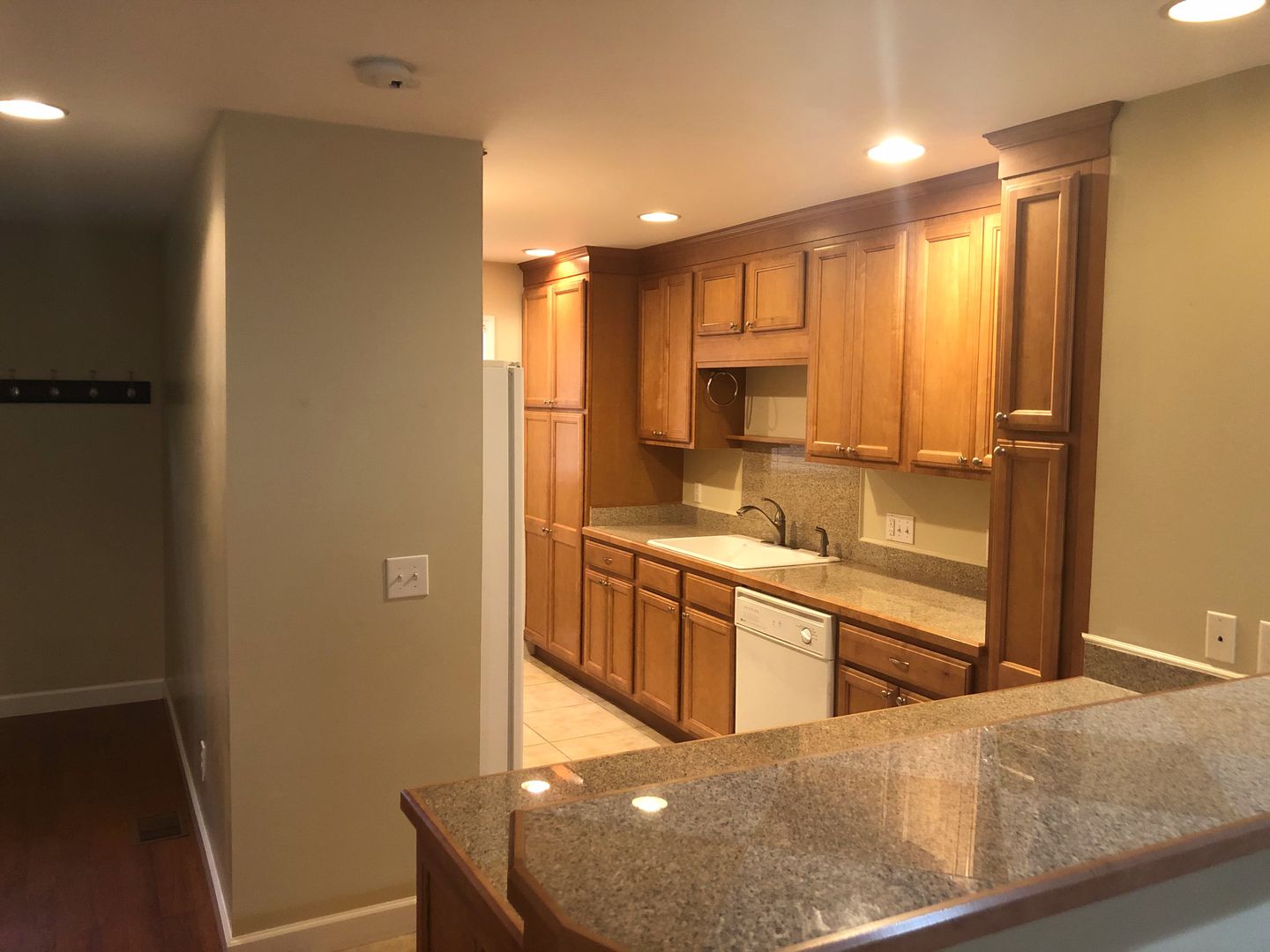 Auburn House: 530 Godfrey Ln