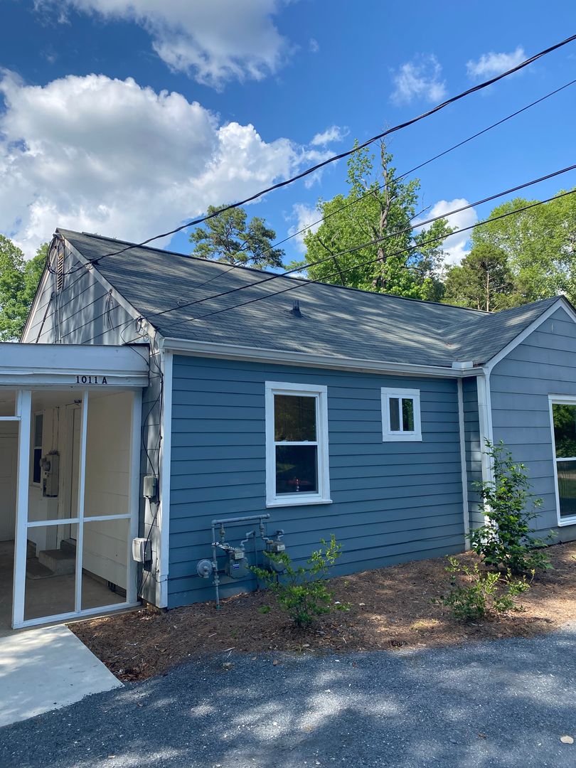 Auburn Apartment: 1011 Lakeview Drive