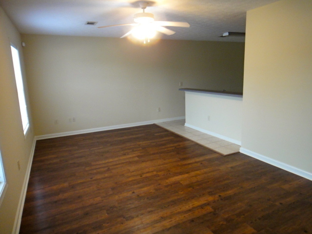 Auburn House: 2029 Longview Court