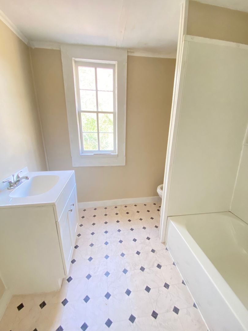 Auburn House: 1200 Martin Luther King Dr