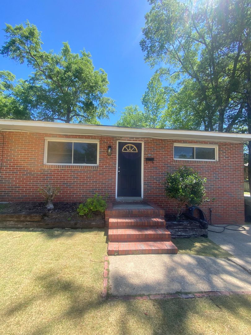 Auburn House: 506 Perry Street