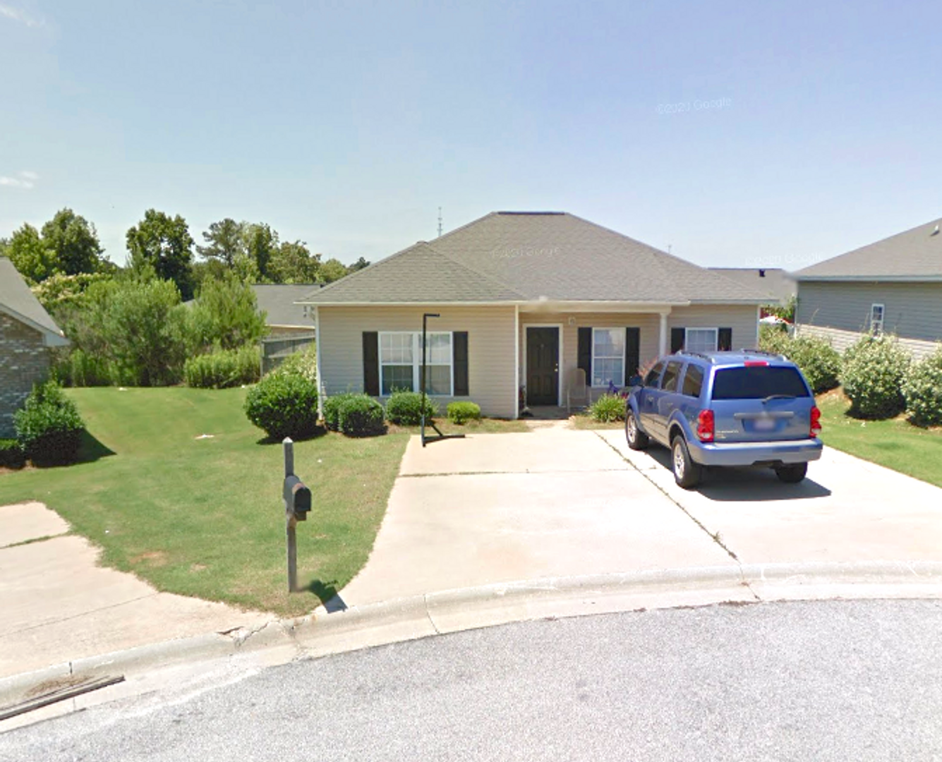 Auburn House: 1984 Longview Court