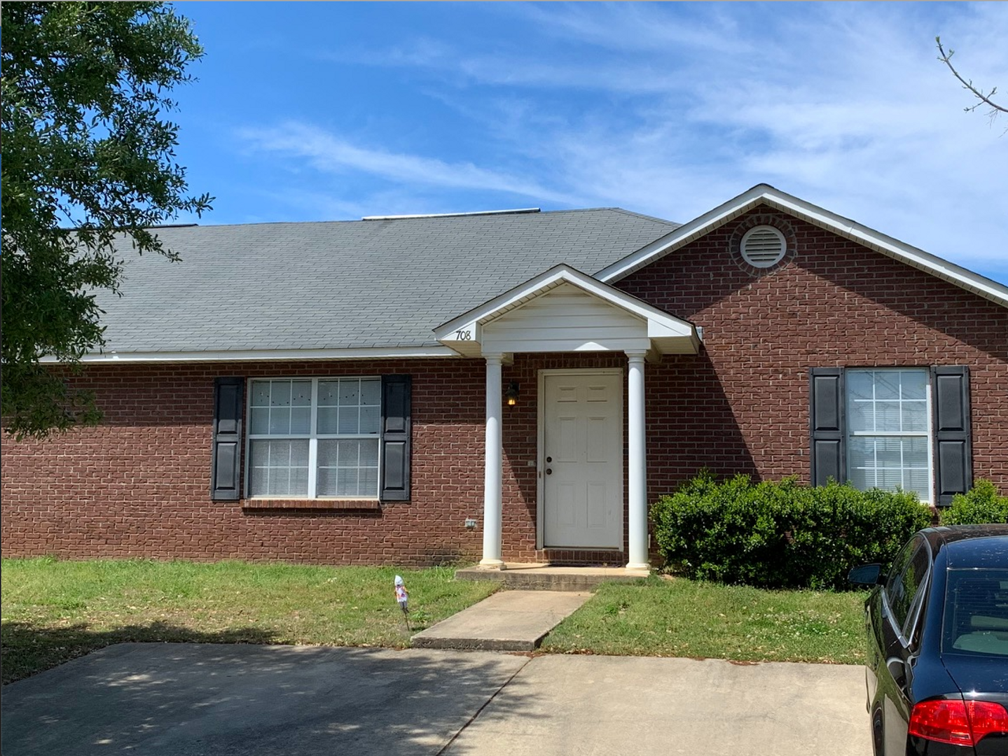 Auburn House: 710 Meagan Lane